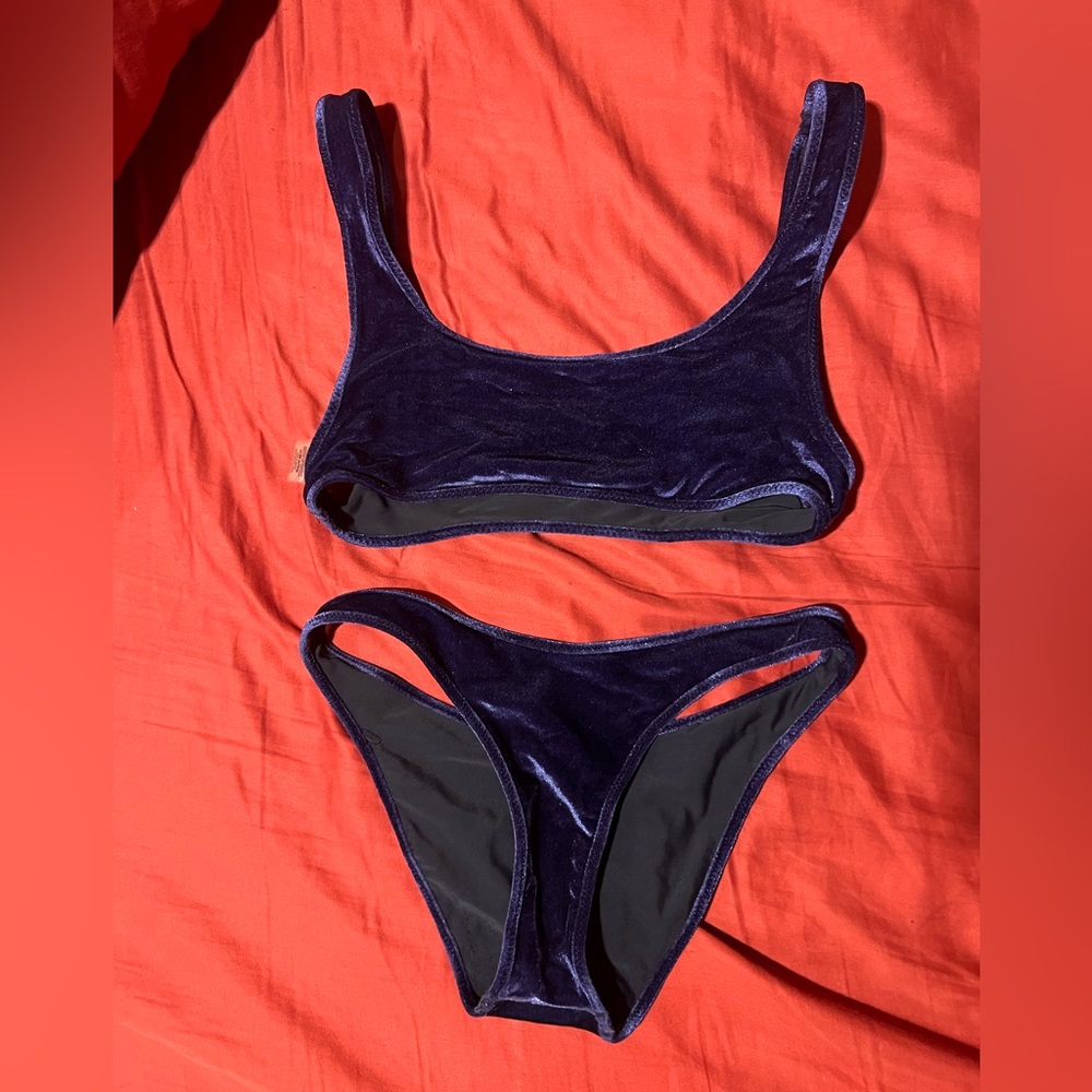 Triangl swimsuit, royal blue velvet!